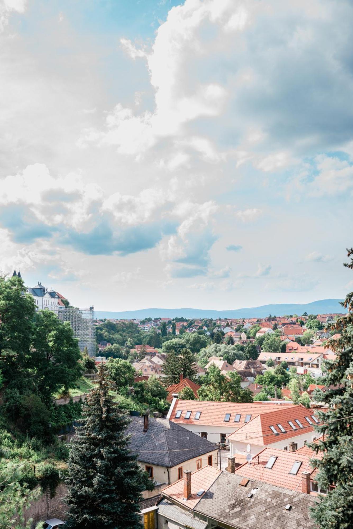 Monbuhim Comfort Veszprém Eksteriør bilde